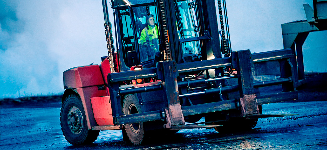 Versatile heavy equipment services for over 30 years.